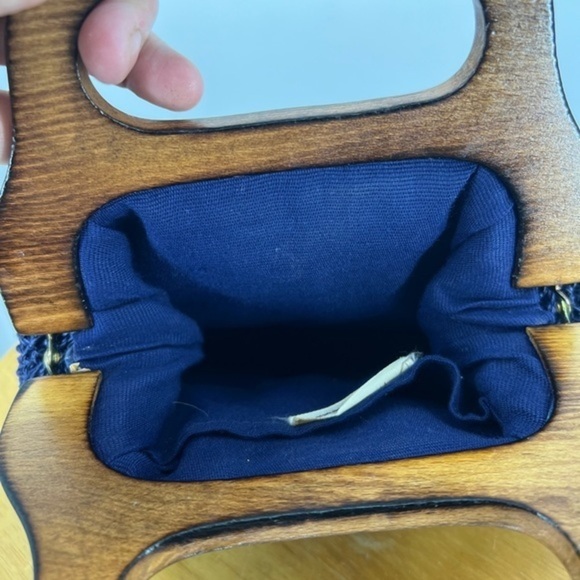 Vintage Japan boHo granny cottage core navy blue woven straw wood handle purse - Picture 5 of 11